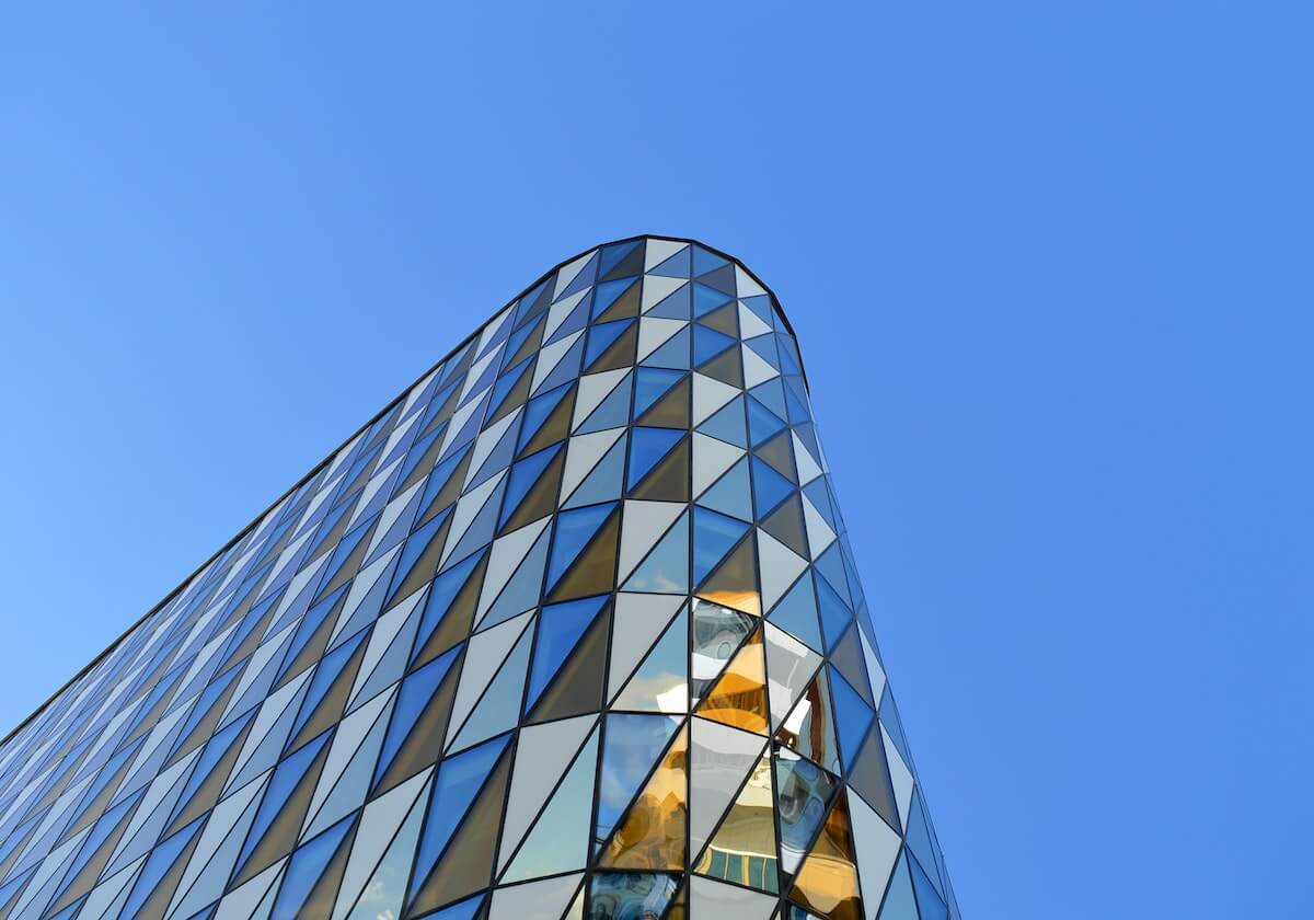 同为王牌归来 新赛季的勇士篮网谁更强？